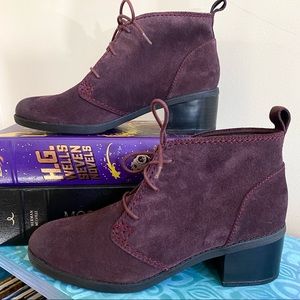Clarks Burgundy Leather Lace-Up Ankle Boots